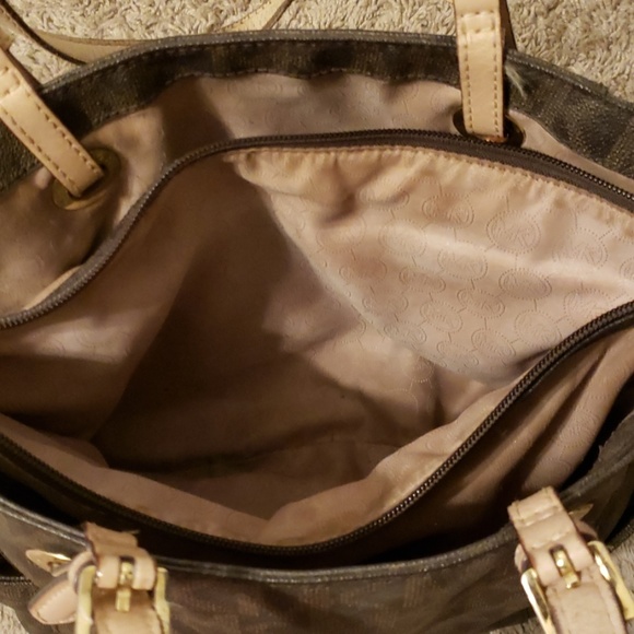 Michael Kors Purse - Picture 4 of 6